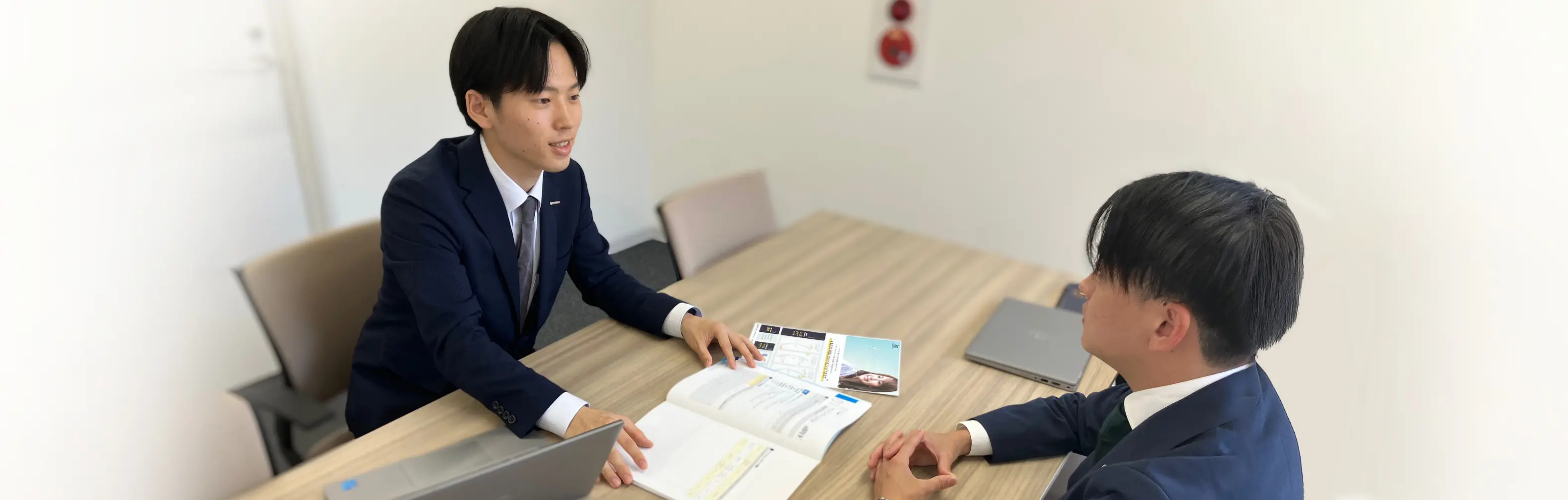 法人提案営業の打ち合わせ風景